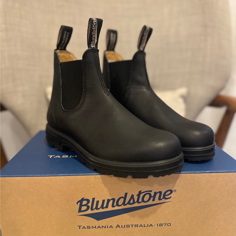 Blundstone BL558 Classic 550 Chelsea Boots Black Women's US 7 AU 4 Leather NEW